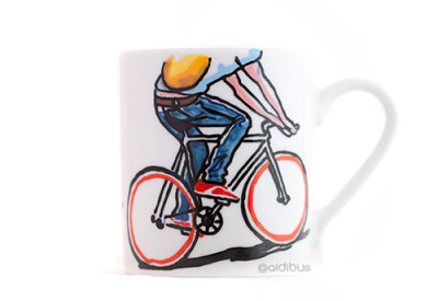 taza con bicicleta